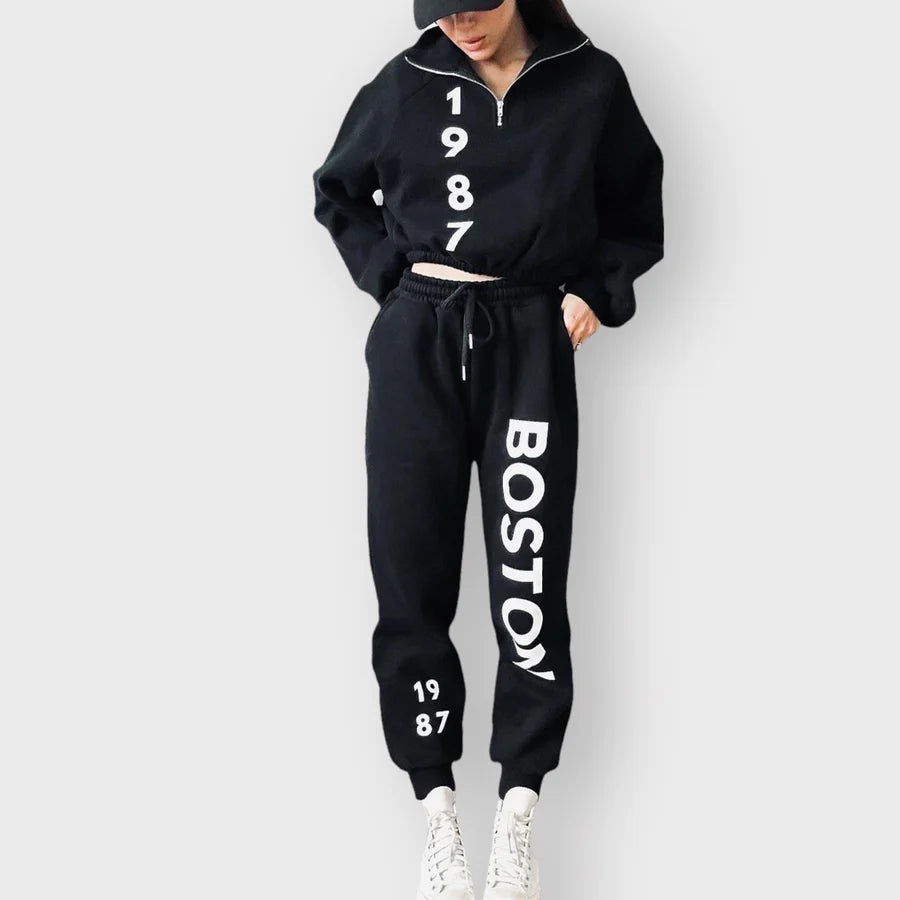 The Boston Quarter Zip - Black